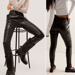 Free People We The Free All Shook Up Cinched Vegan High Rise Moto Pants Size‎ 6
